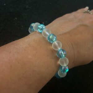 Iridescent Blue and Frosted White Beaded Bracelet